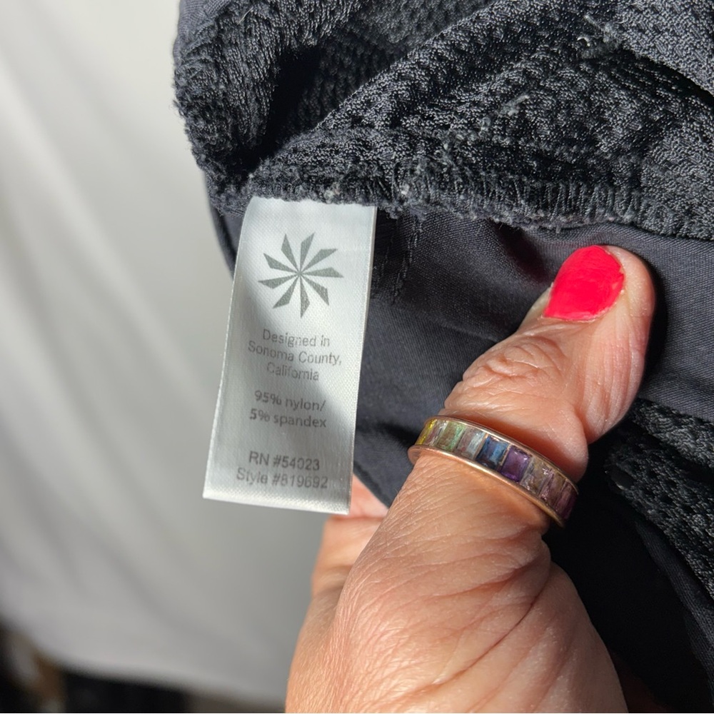 Athleta Black Capri Performance Fit - image 8